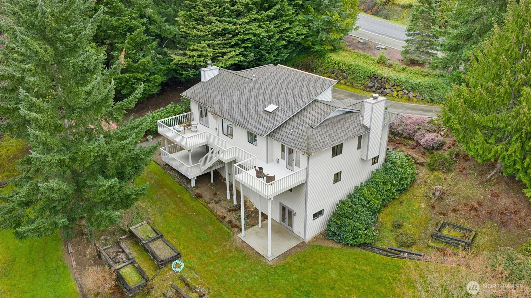 2420 Squak Mountain Loop SW, Issaquah, WA 98027