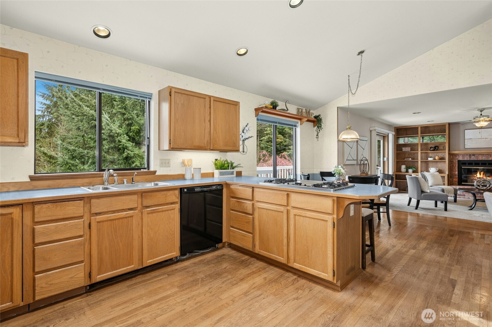 2420 Squak Mountain Loop SW, Issaquah, WA 98027