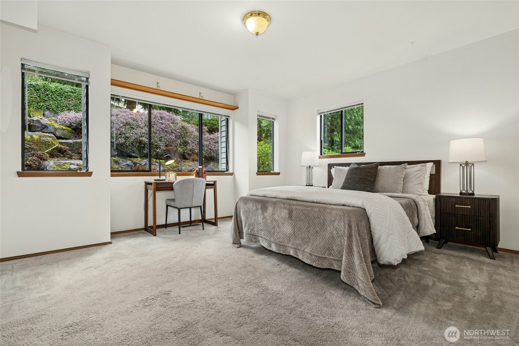 2420 Squak Mountain Loop SW, Issaquah, WA 98027