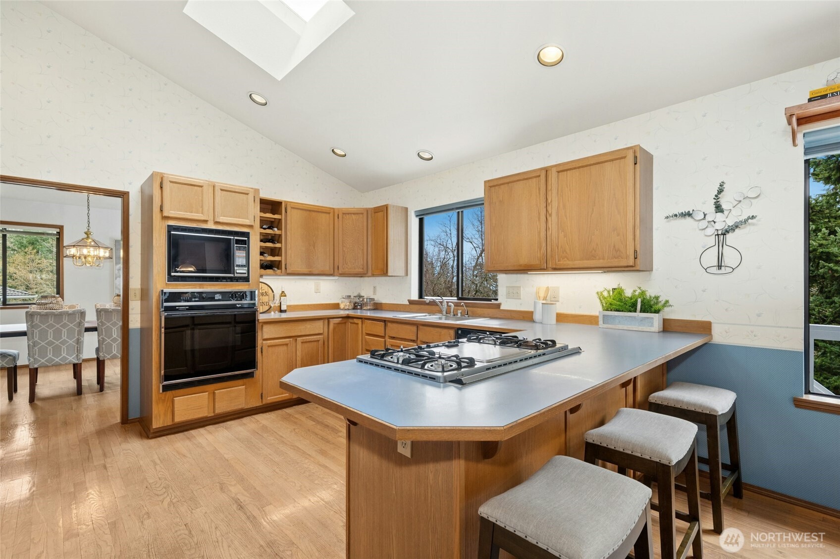 2420 Squak Mountain Loop SW, Issaquah, WA 98027