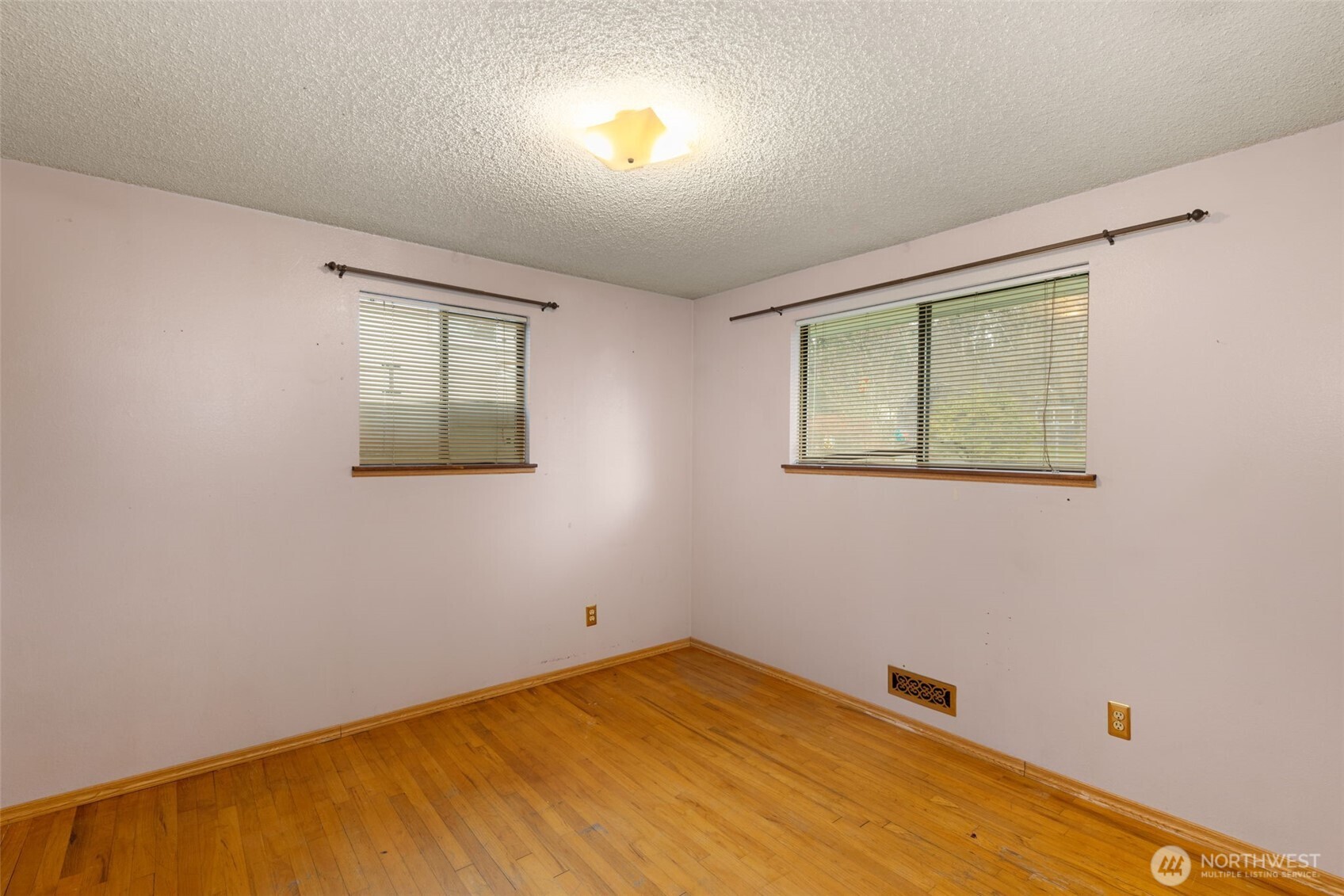 20401 25th Avenue NE, Shoreline, WA 98155