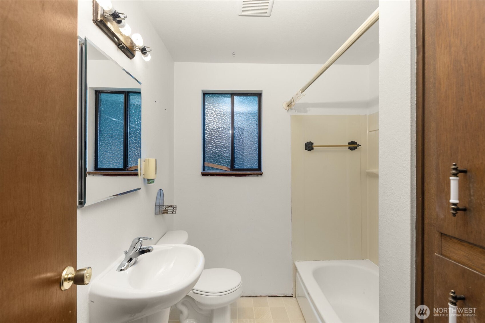 20401 25th Avenue NE, Shoreline, WA 98155