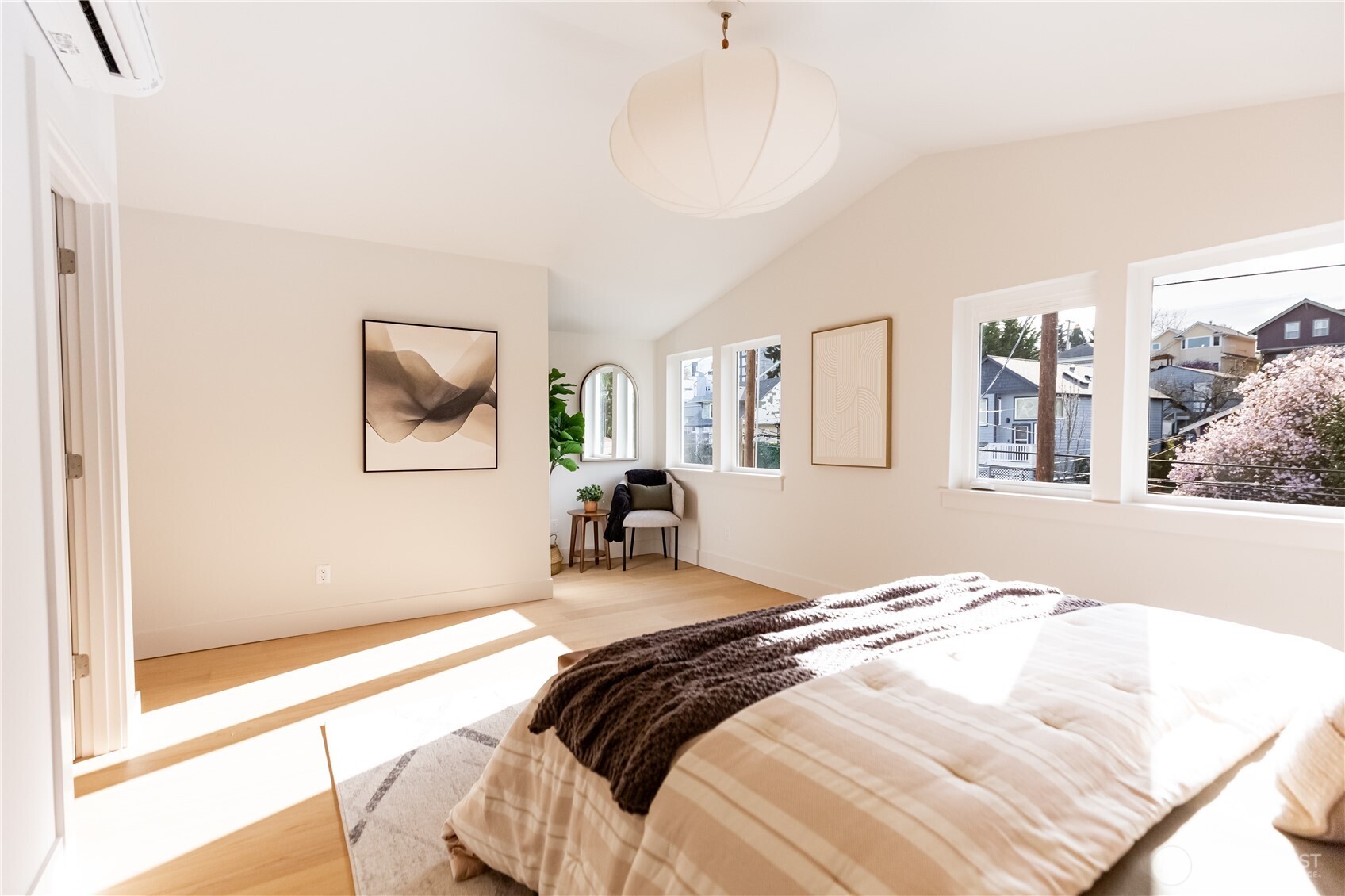 1530 25th Avenue , Seattle, WA 98122