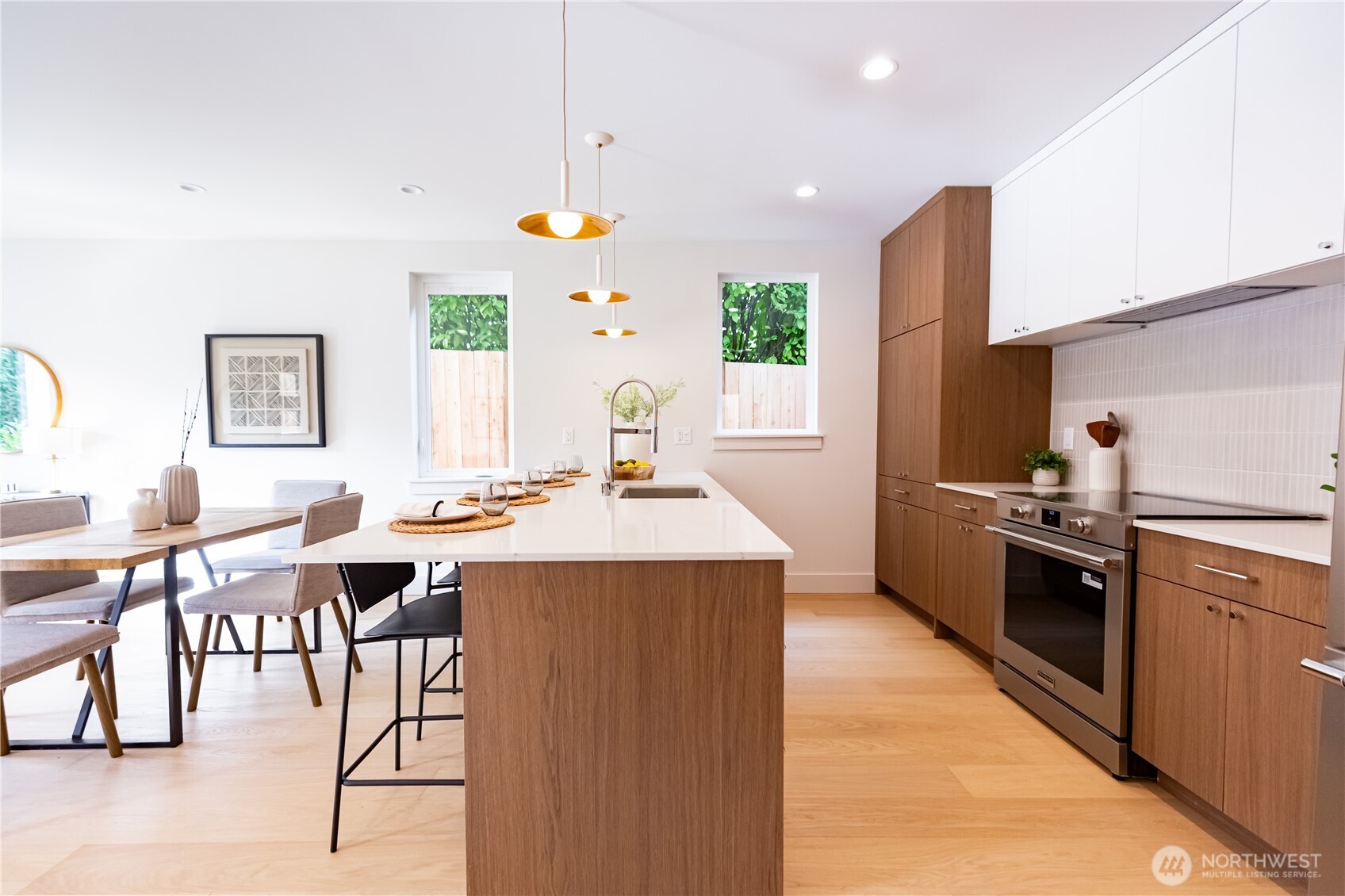 1530 25th Avenue , Seattle, WA 98122