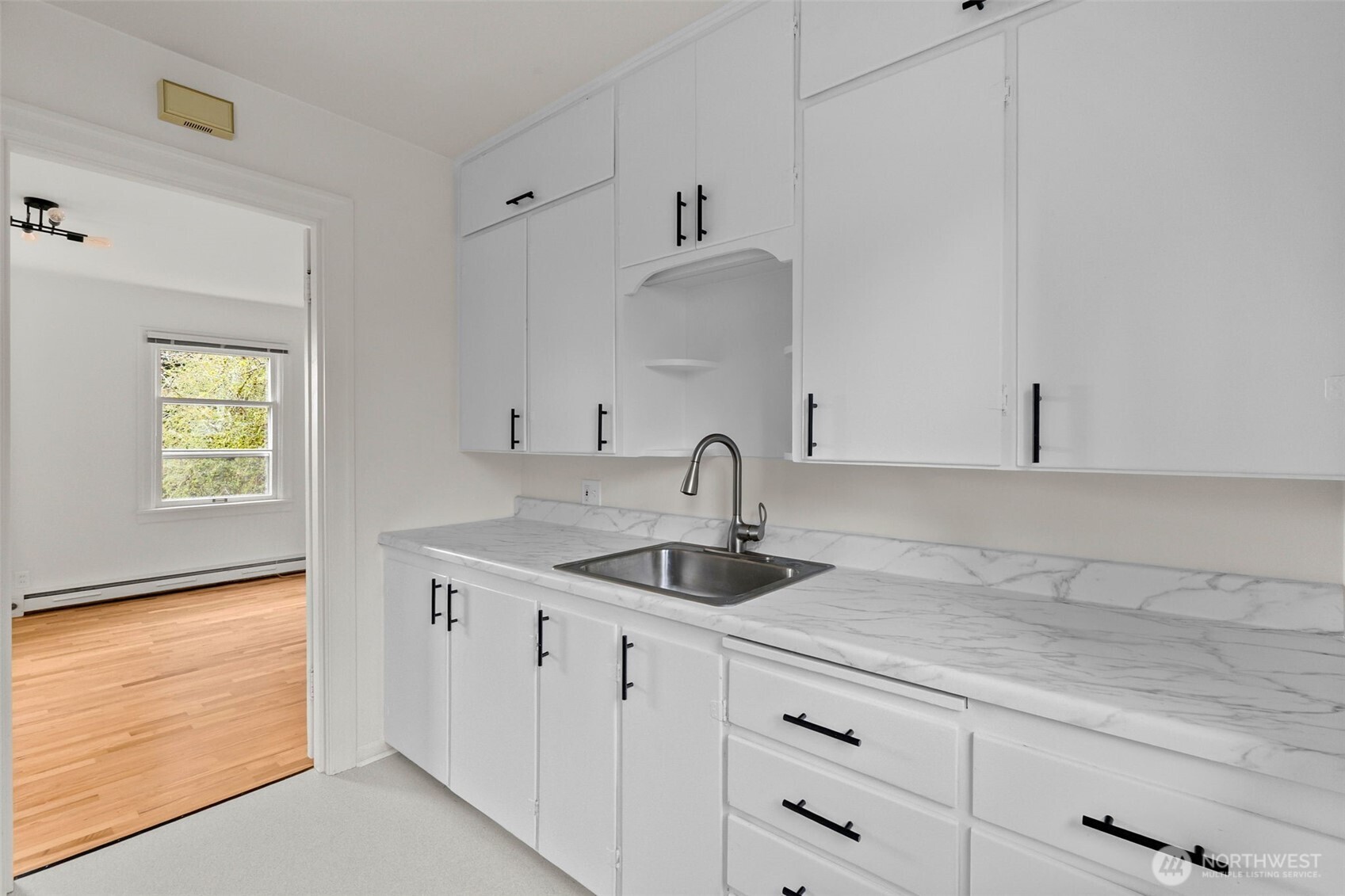 2009 Water Street SW, Olympia, WA 98501