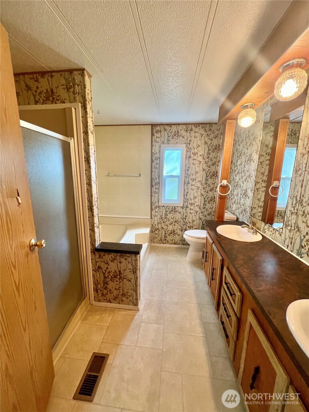 271 A Highway 20 , Tonasket, WA 98855
