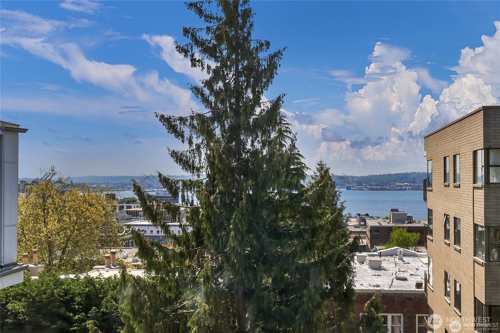 215 W Kinnear Place , Seattle, WA 98119-3730