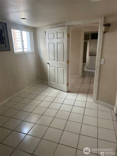 215 W Kinnear Place , Seattle, WA 98119-3730 - Photo 32