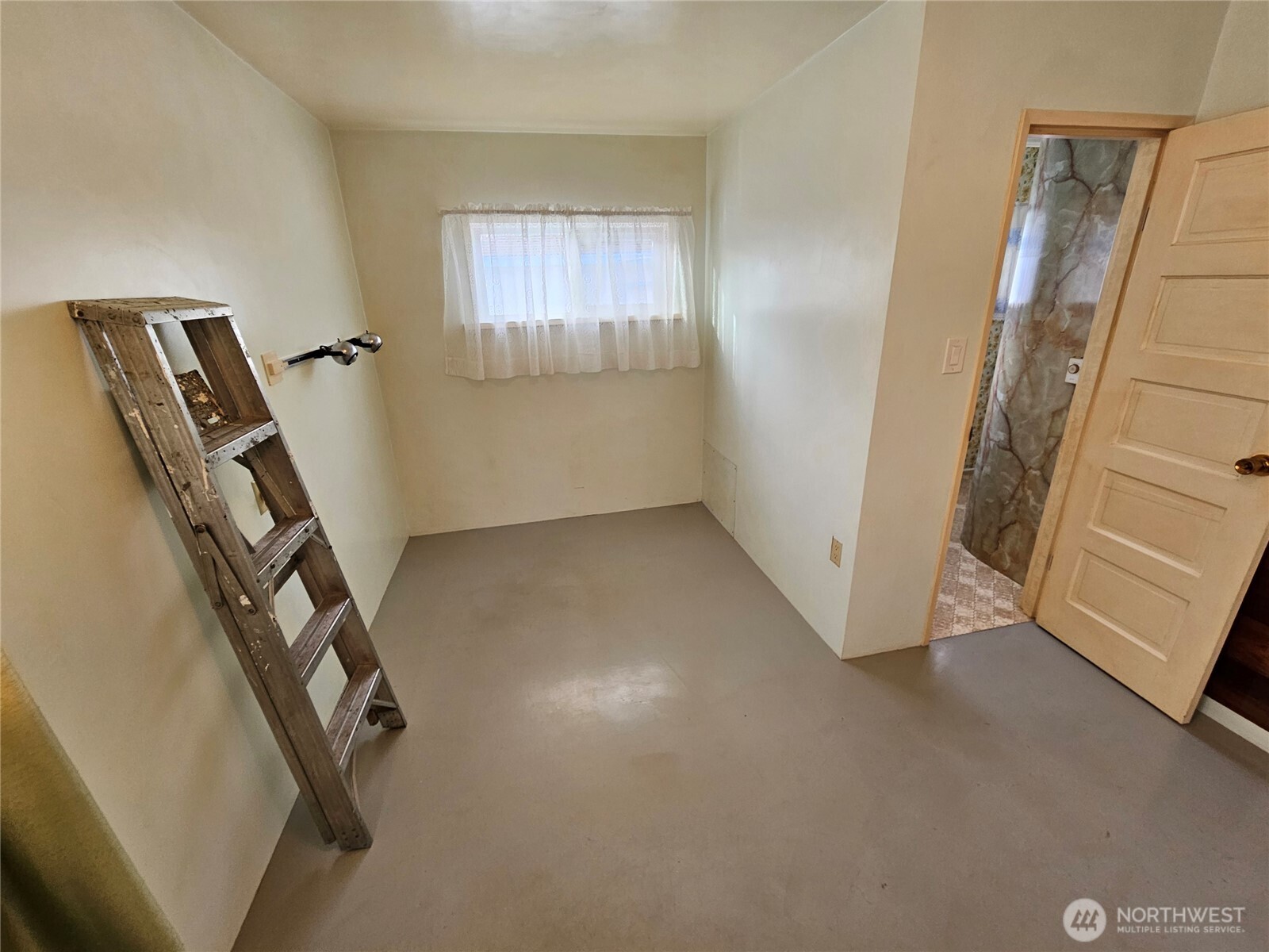 120 S Park , Oakville, WA 98568