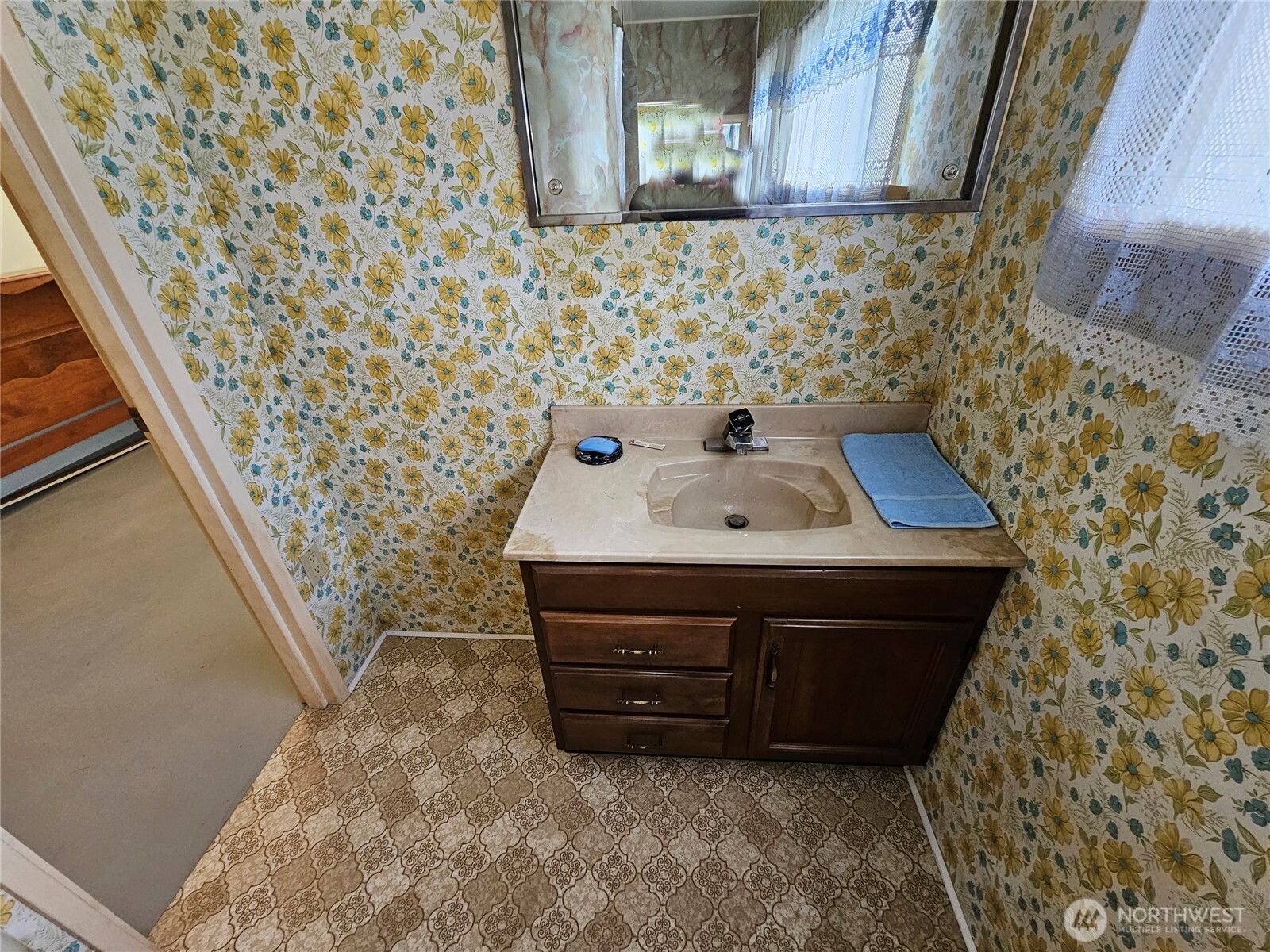 120 S Park , Oakville, WA 98568