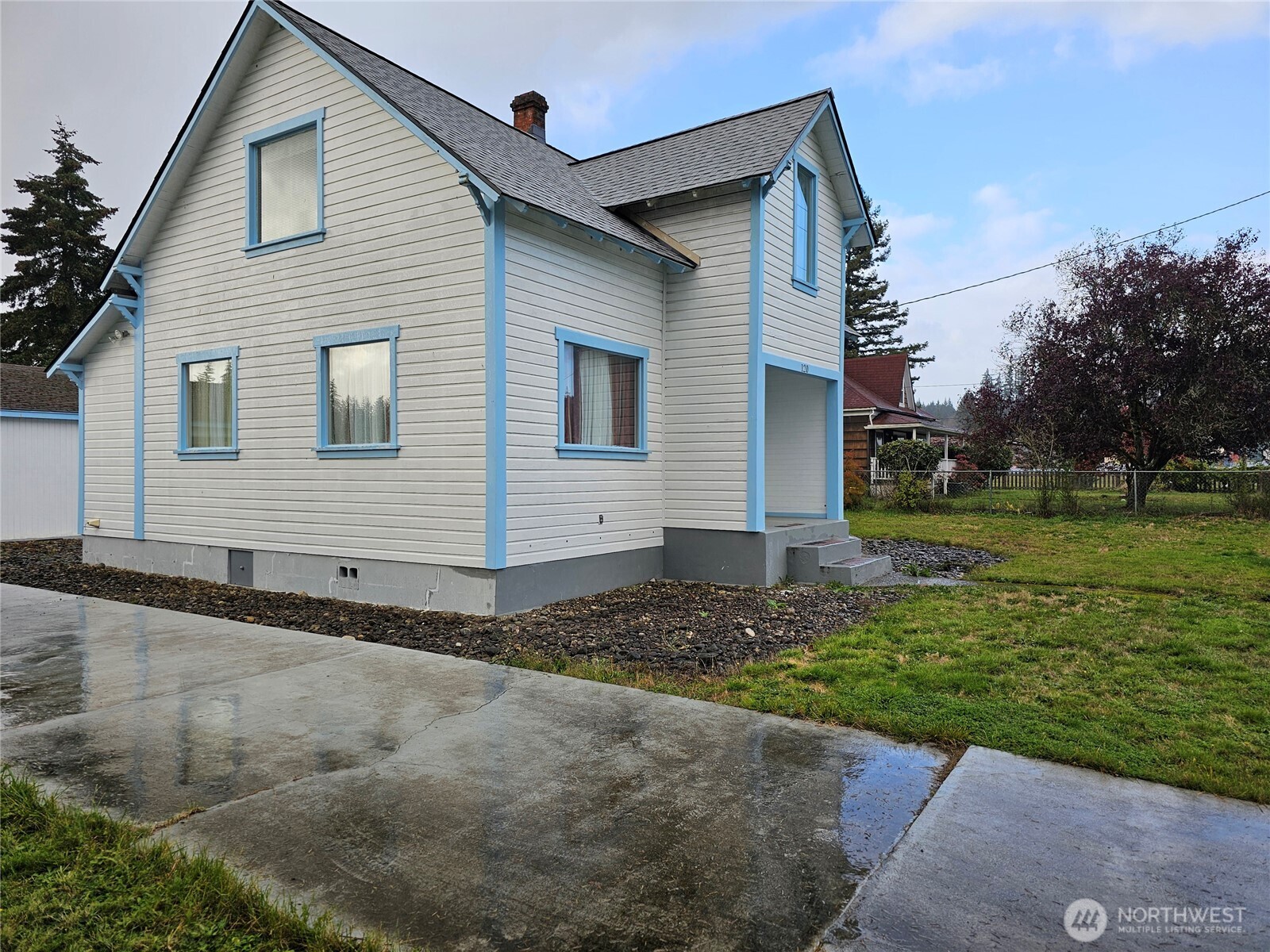 120 S Park , Oakville, WA 98568