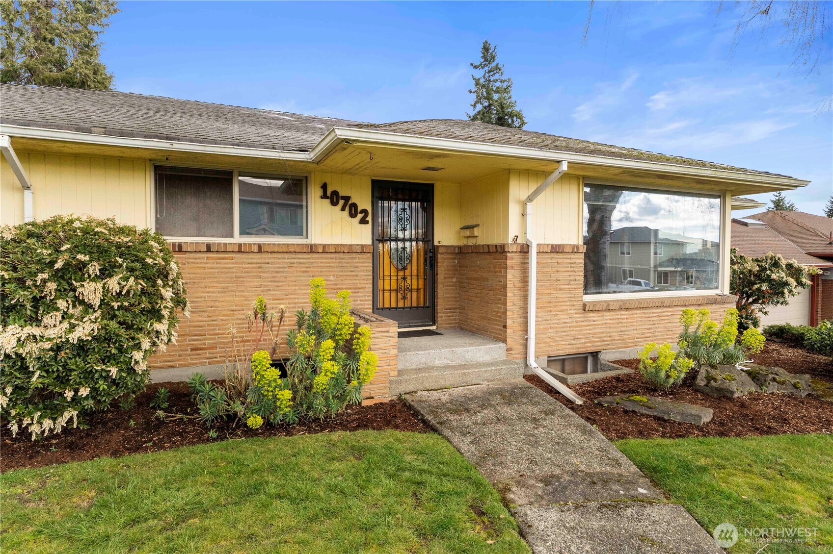 10702 39th Avenue SW, Seattle, WA 98146