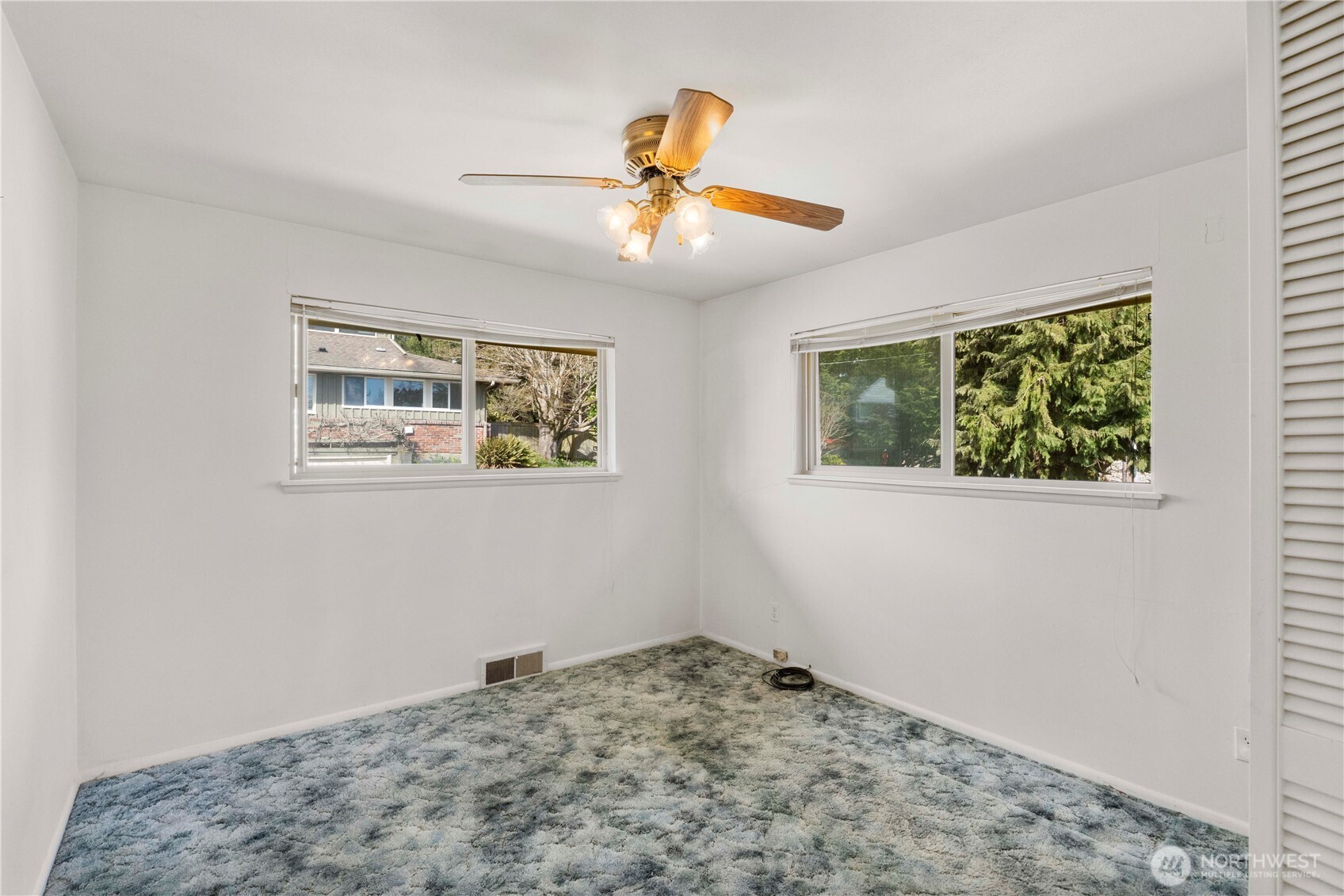 10702 39th Avenue SW, Seattle, WA 98146