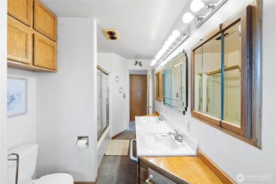 10702 39th Avenue SW, Seattle, WA 98146 - Photo 18