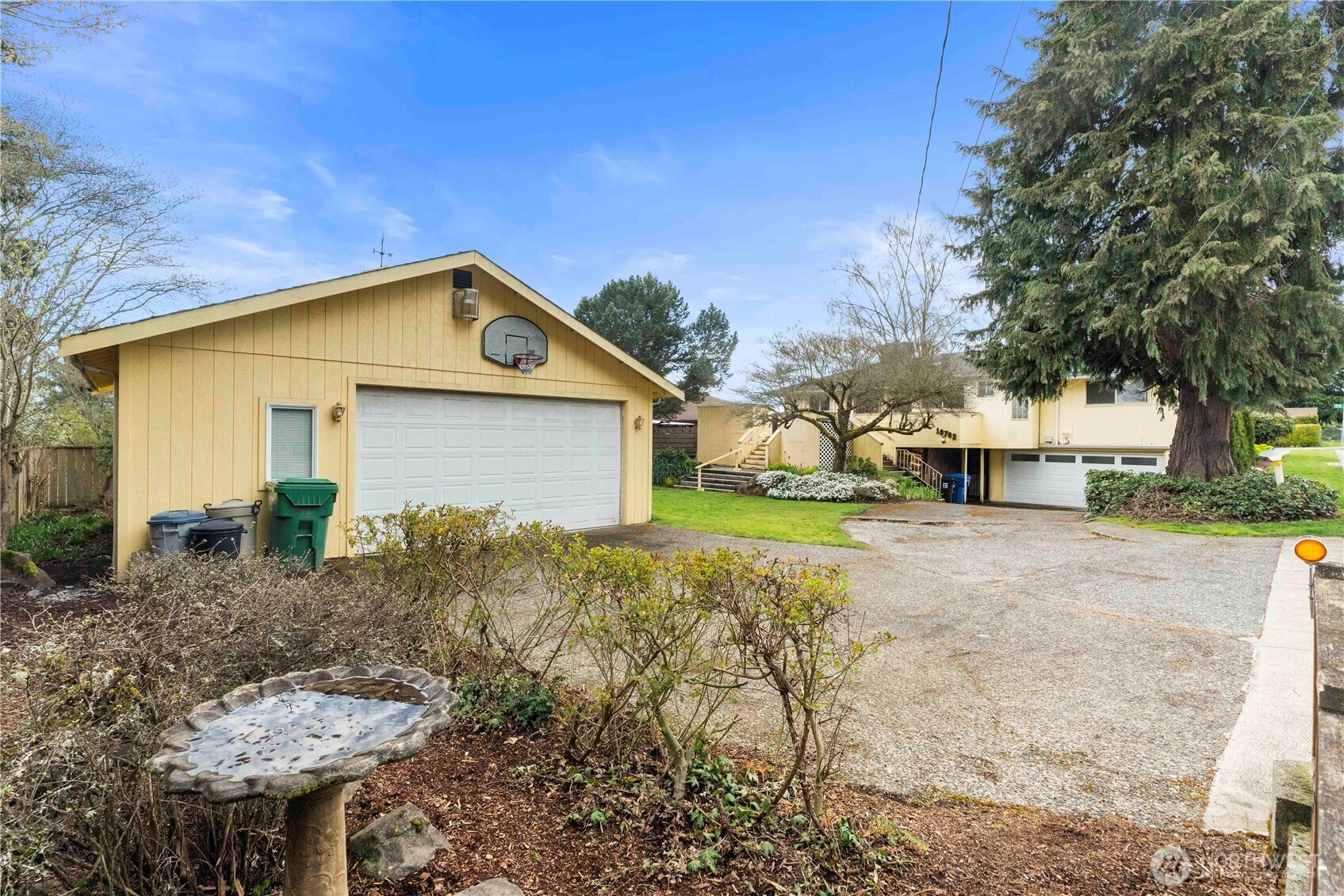 10702 39th Avenue SW, Seattle, WA 98146