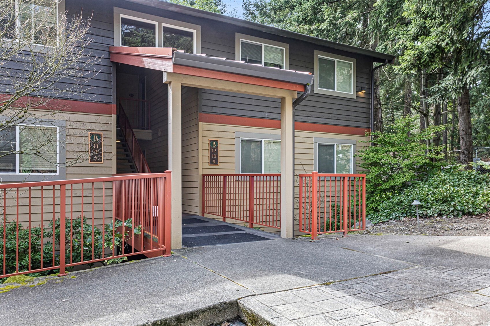 11054 NE 33rd Place #B7, Bellevue, WA 98004
