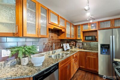 11054 NE 33rd Place #B7, Bellevue, WA 98004 - Photo 13