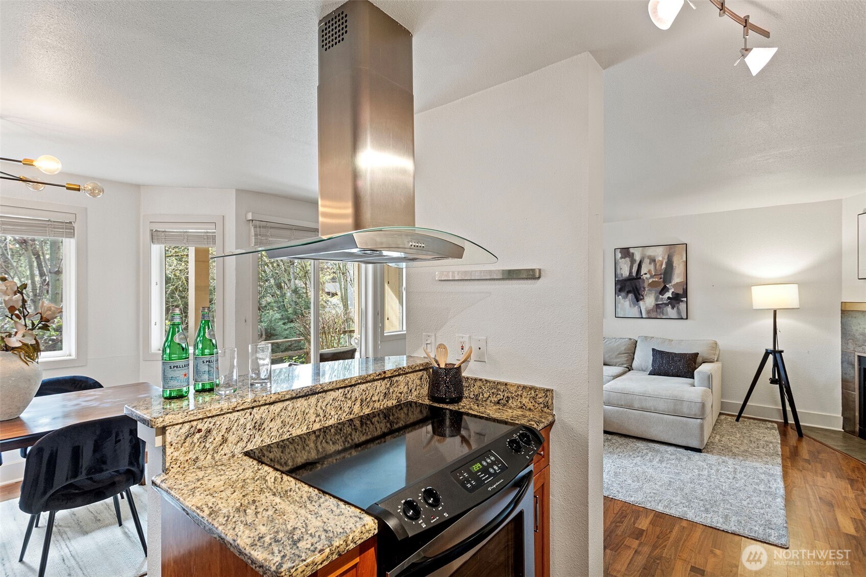 11054 NE 33rd Place #B7, Bellevue, WA 98004