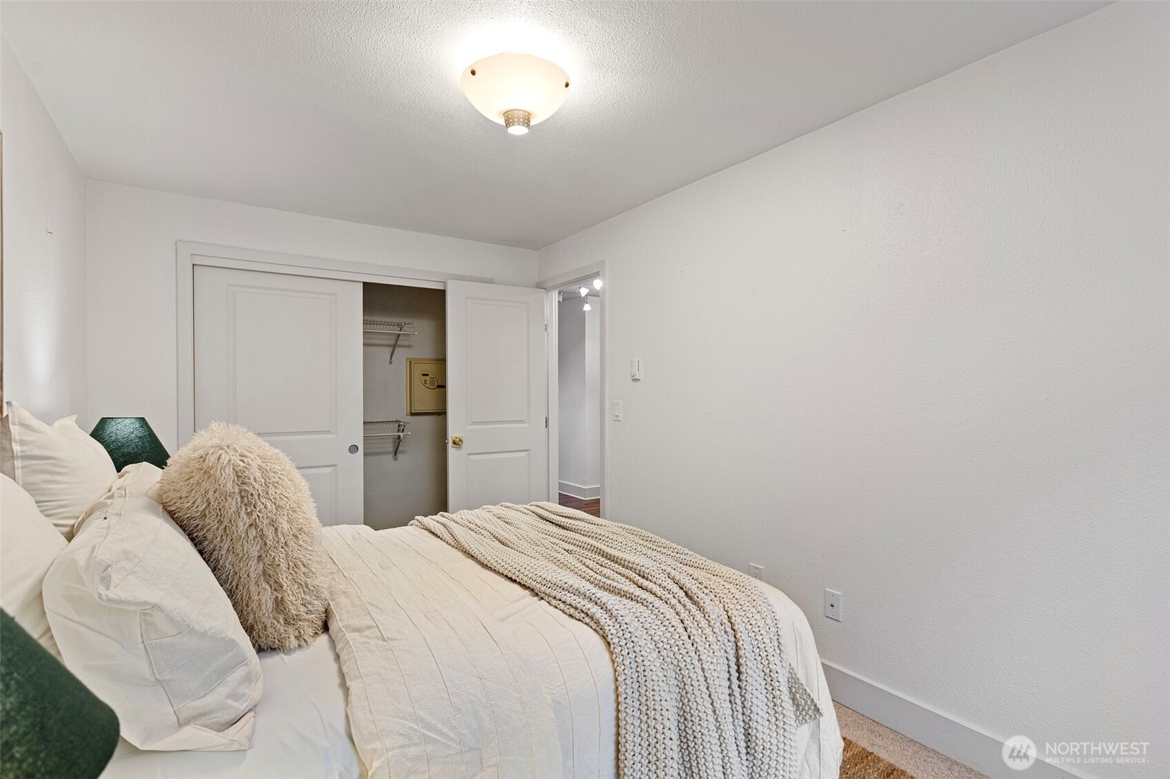 11054 NE 33rd Place #B7, Bellevue, WA 98004