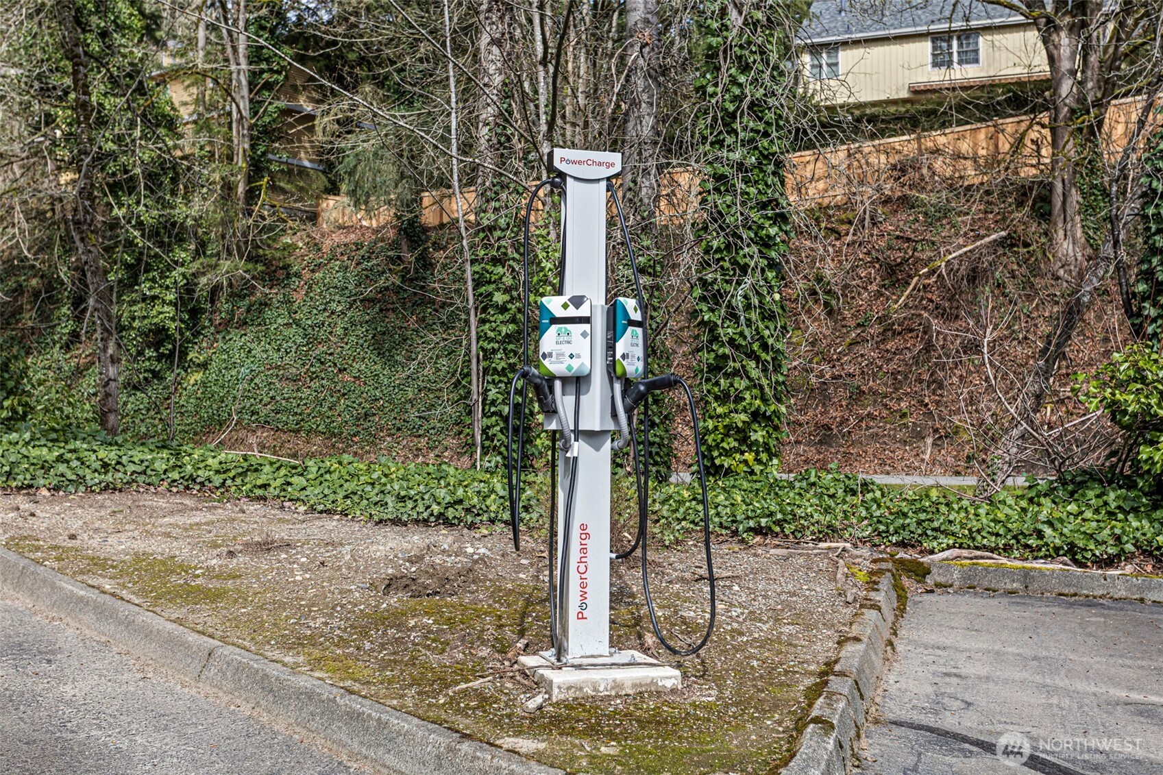 11054 NE 33rd Place #B7, Bellevue, WA 98004