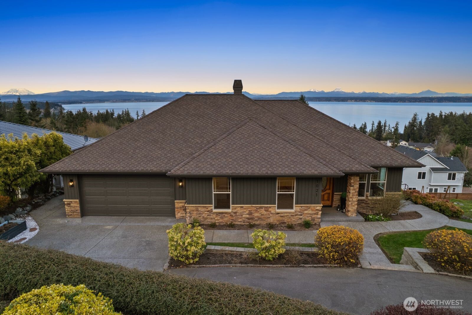 1021 Lightning Way , Camano Island, WA 98282