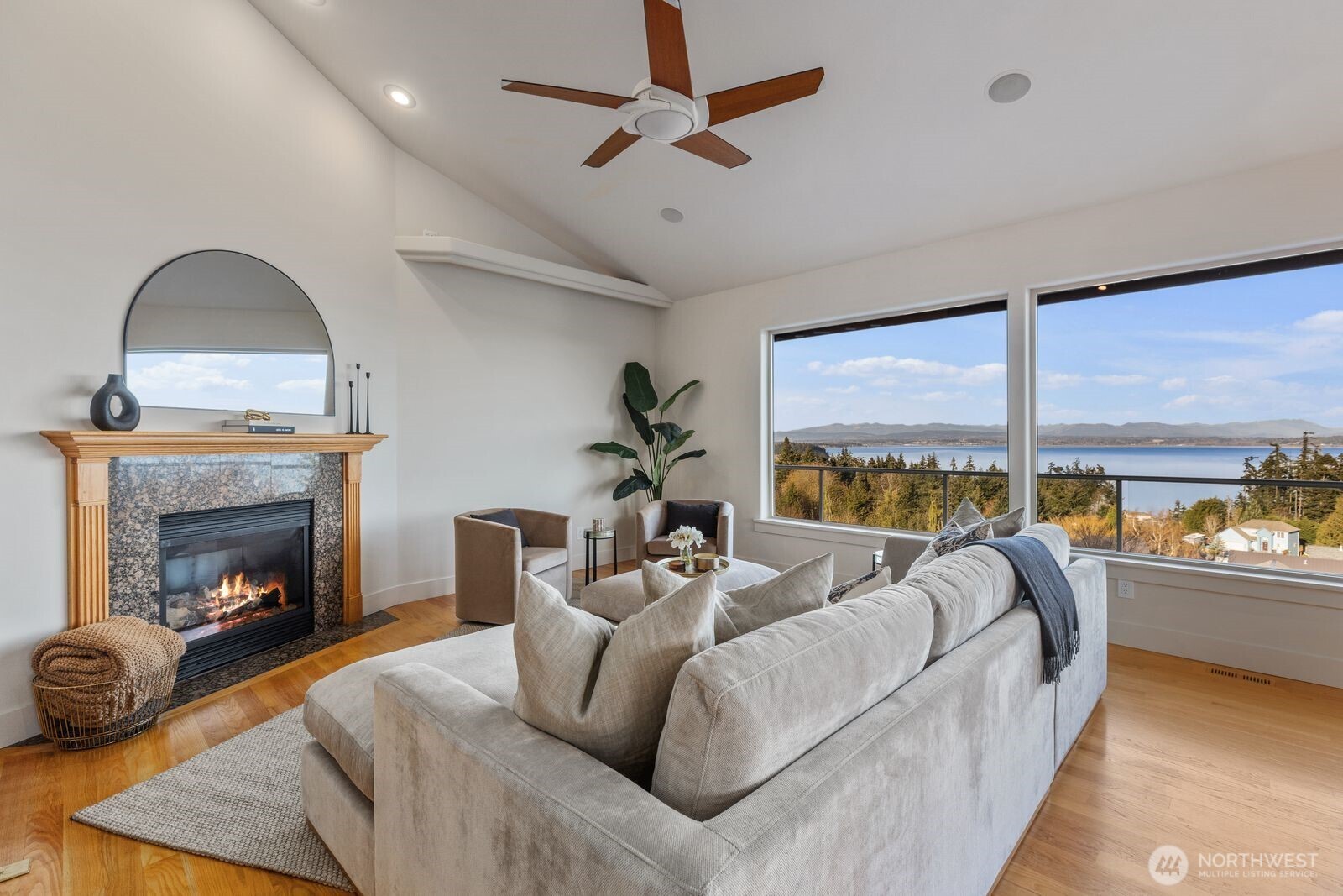 1021 Lightning Way , Camano Island, WA 98282