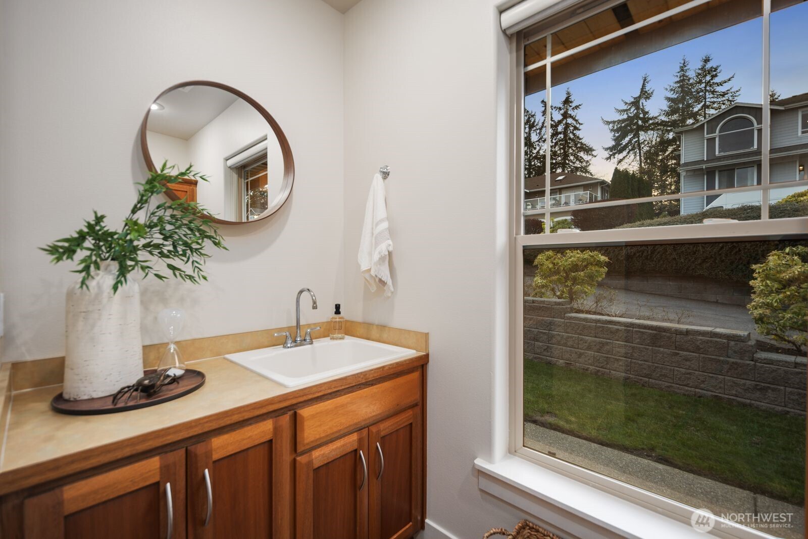 1021 Lightning Way , Camano Island, WA 98282