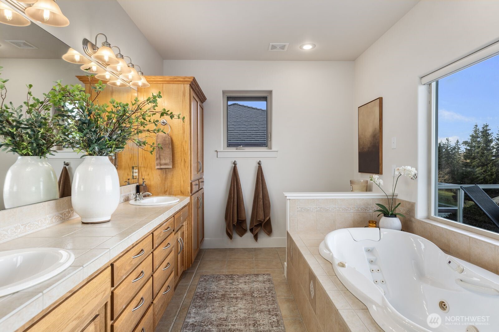 1021 Lightning Way , Camano Island, WA 98282