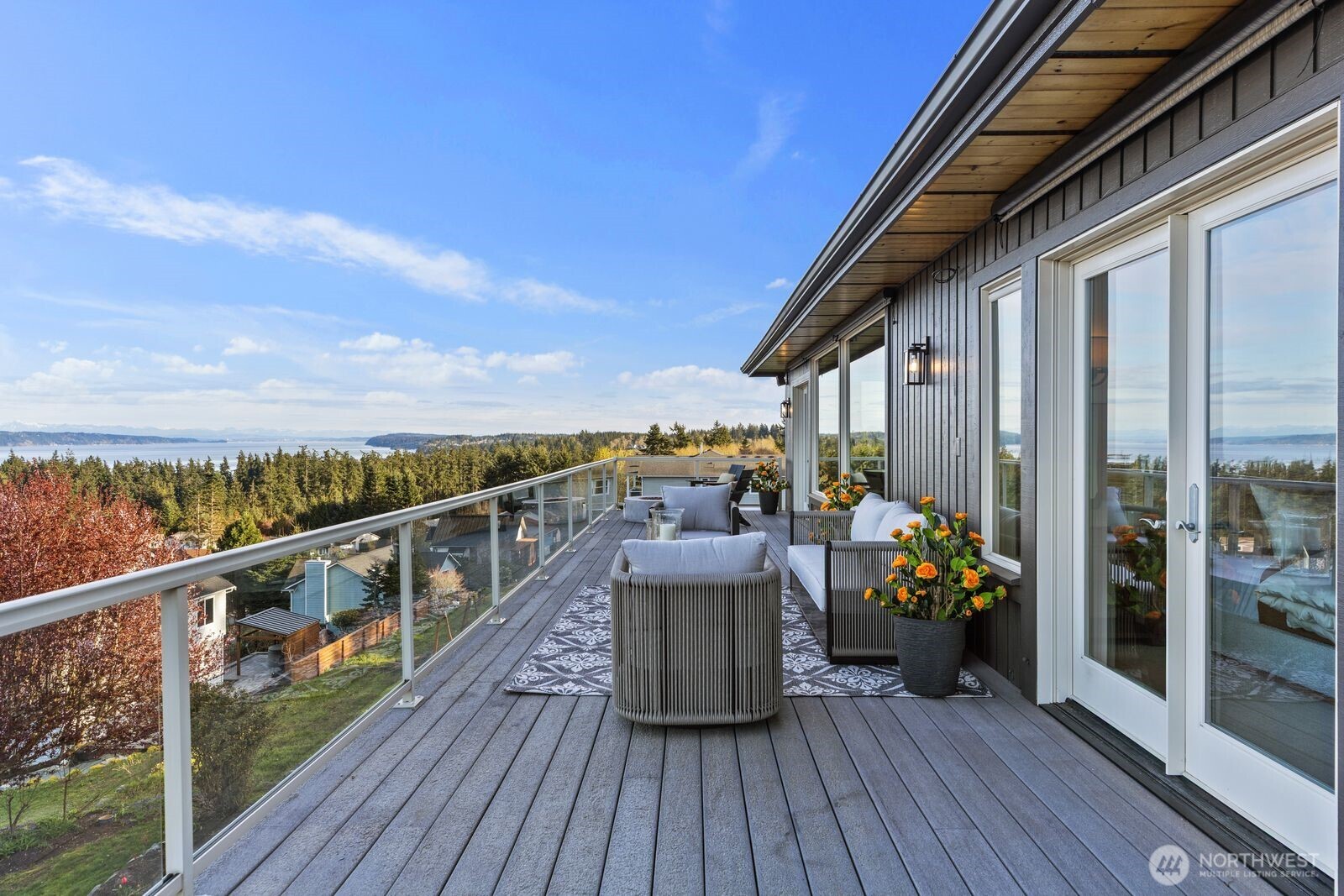 1021 Lightning Way , Camano Island, WA 98282