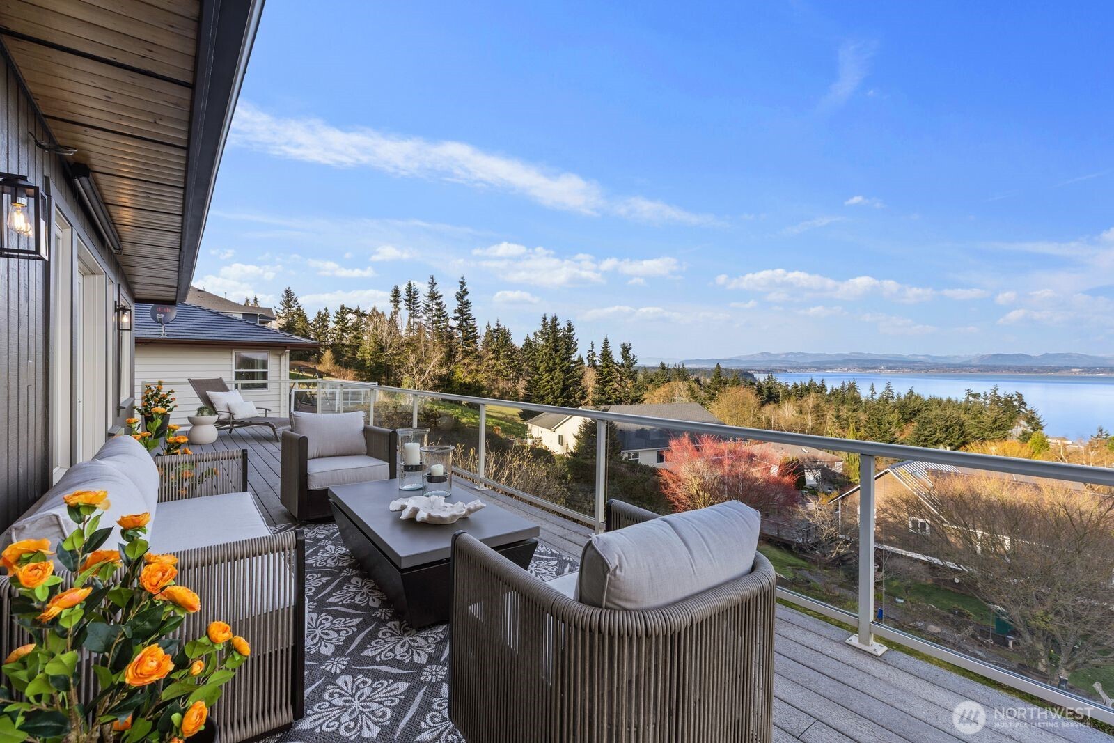 1021 Lightning Way , Camano Island, WA 98282