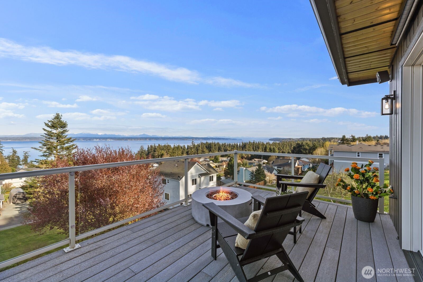1021 Lightning Way , Camano Island, WA 98282