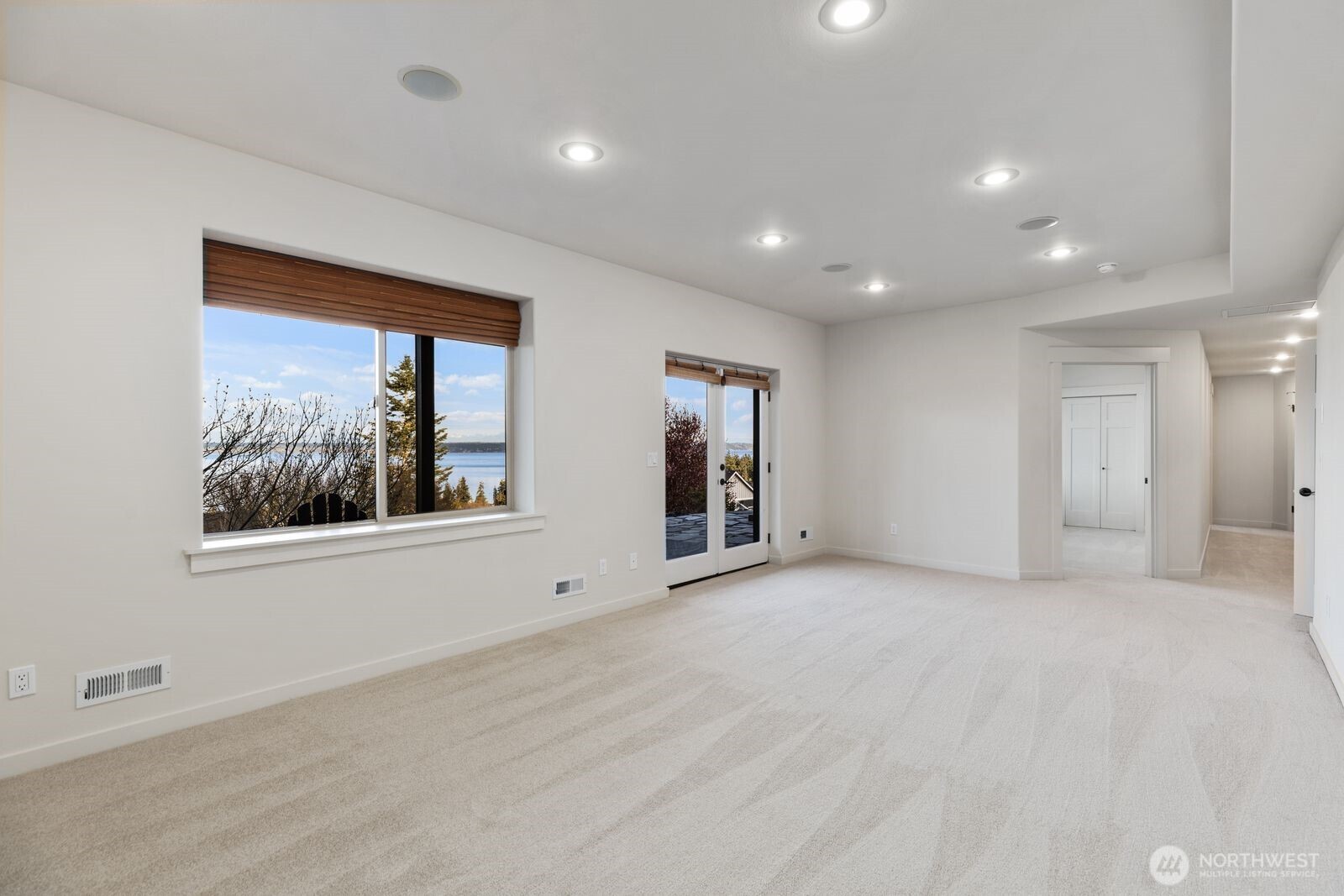 1021 Lightning Way , Camano Island, WA 98282