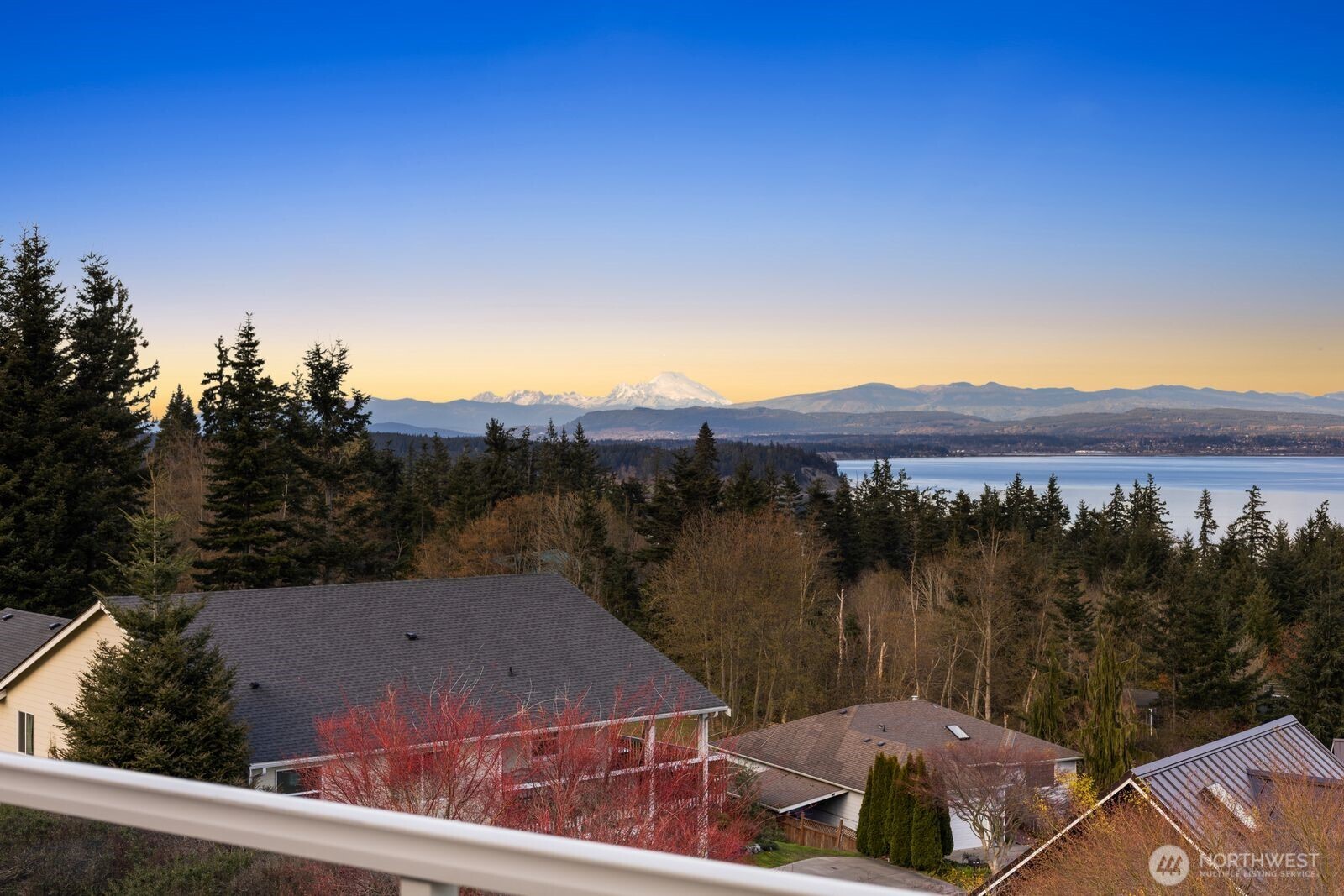 1021 Lightning Way , Camano Island, WA 98282