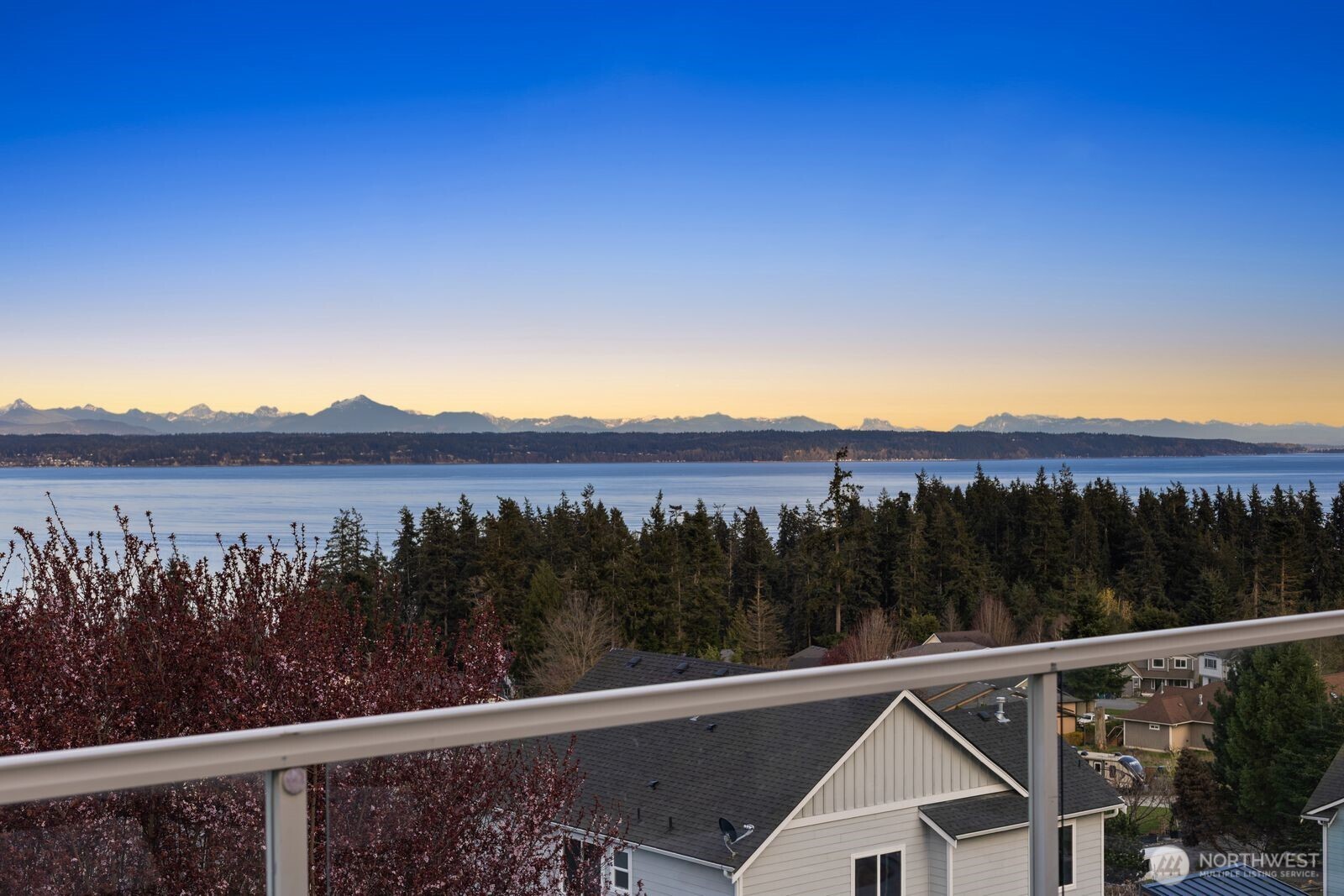 1021 Lightning Way , Camano Island, WA 98282