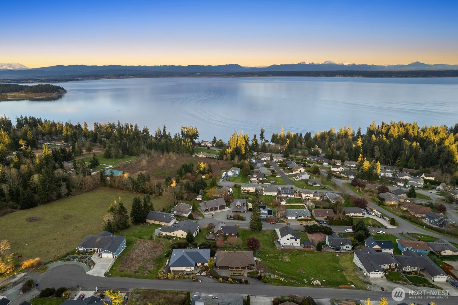 1021 Lightning Way , Camano Island, WA 98282