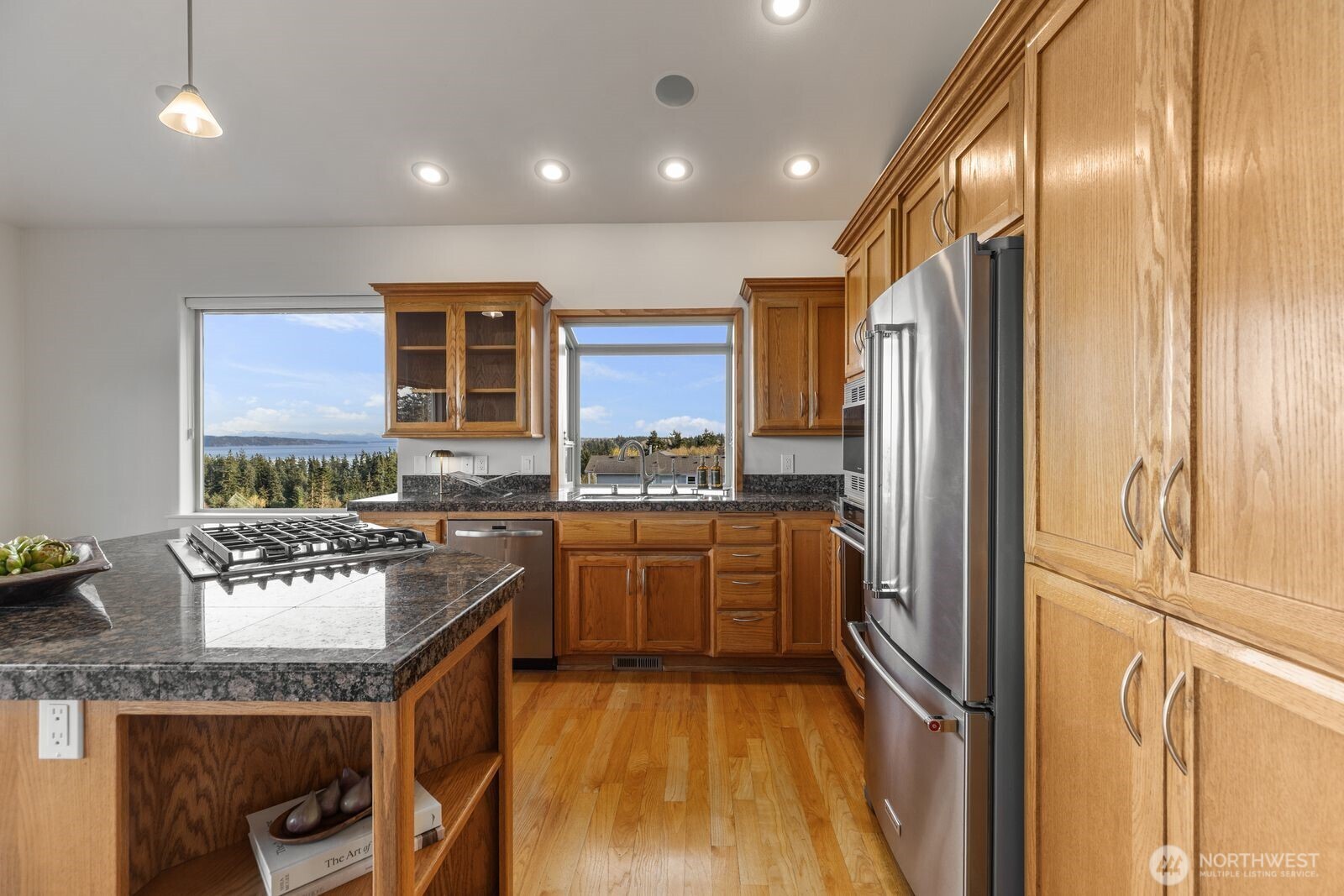 1021 Lightning Way , Camano Island, WA 98282