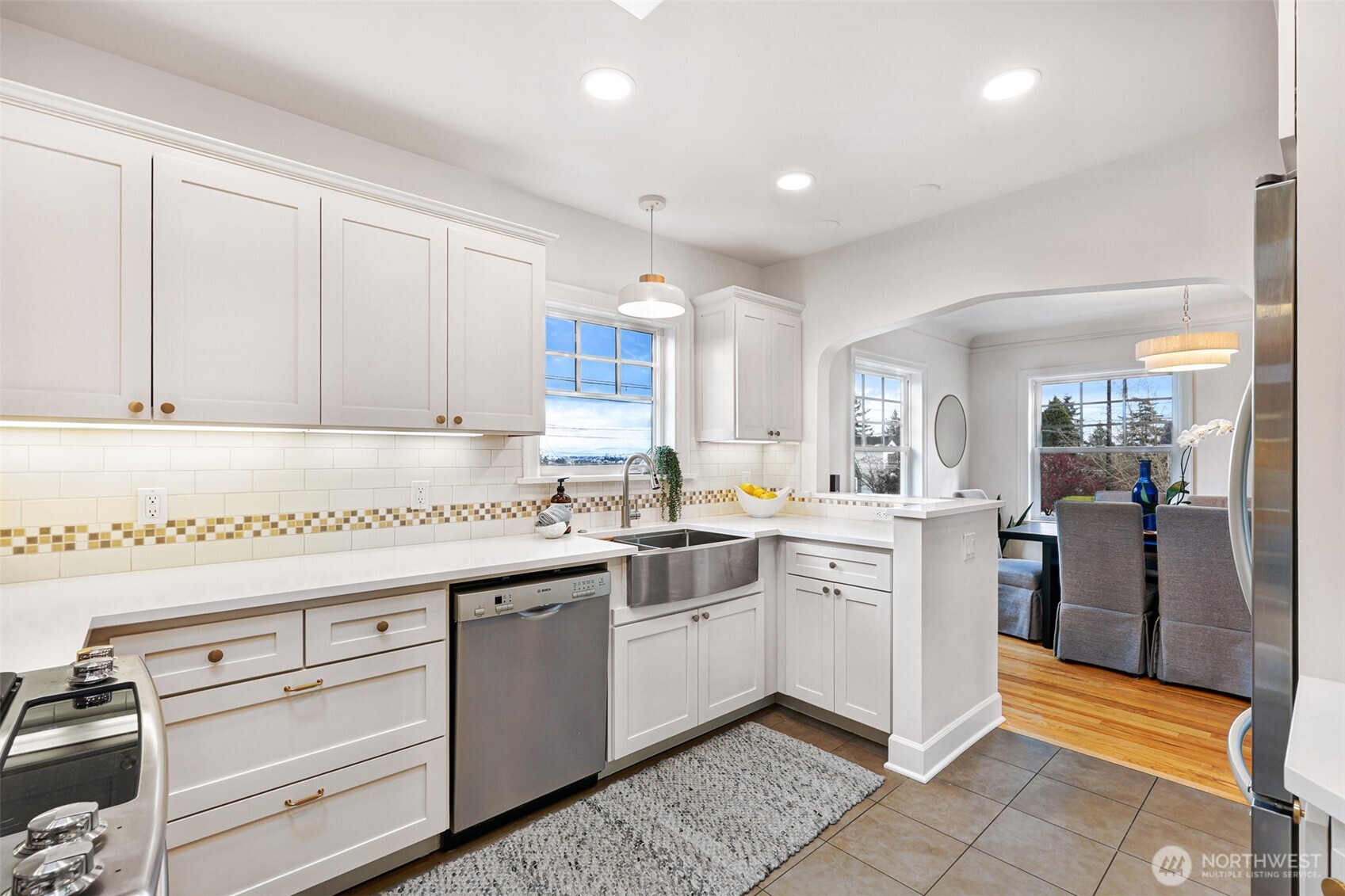 8401 Linden Avenue N, Seattle, WA 98103