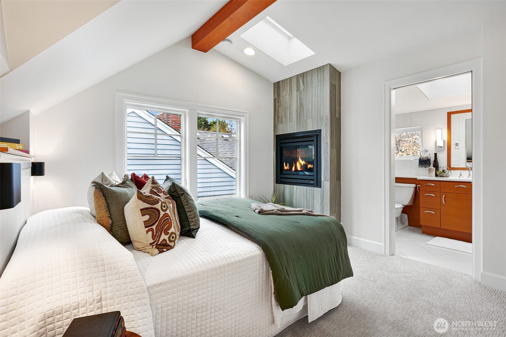 8401 Linden Avenue N, Seattle, WA 98103