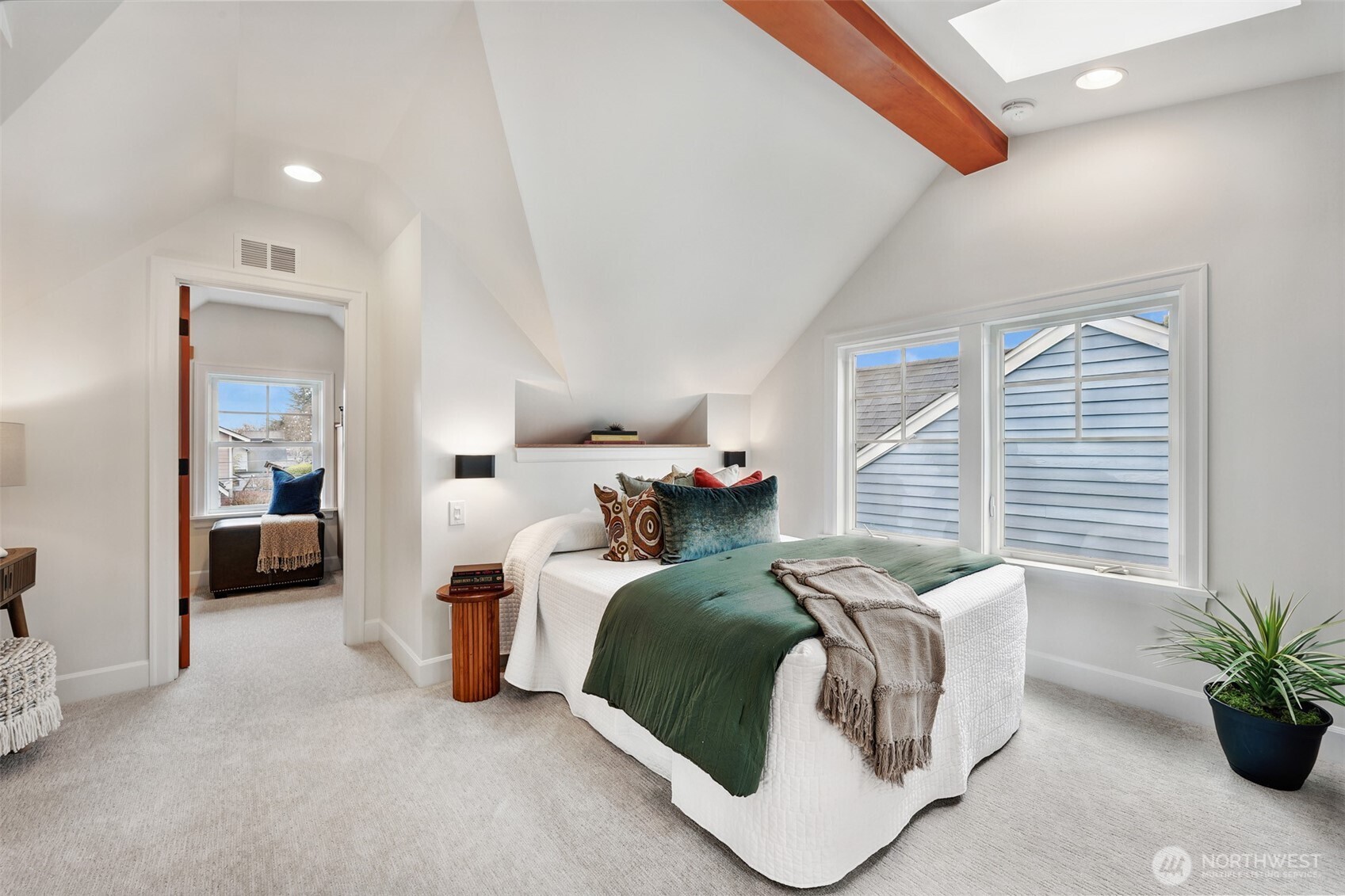 8401 Linden Avenue N, Seattle, WA 98103