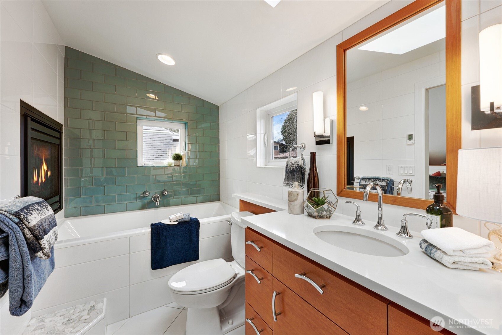 8401 Linden Avenue N, Seattle, WA 98103