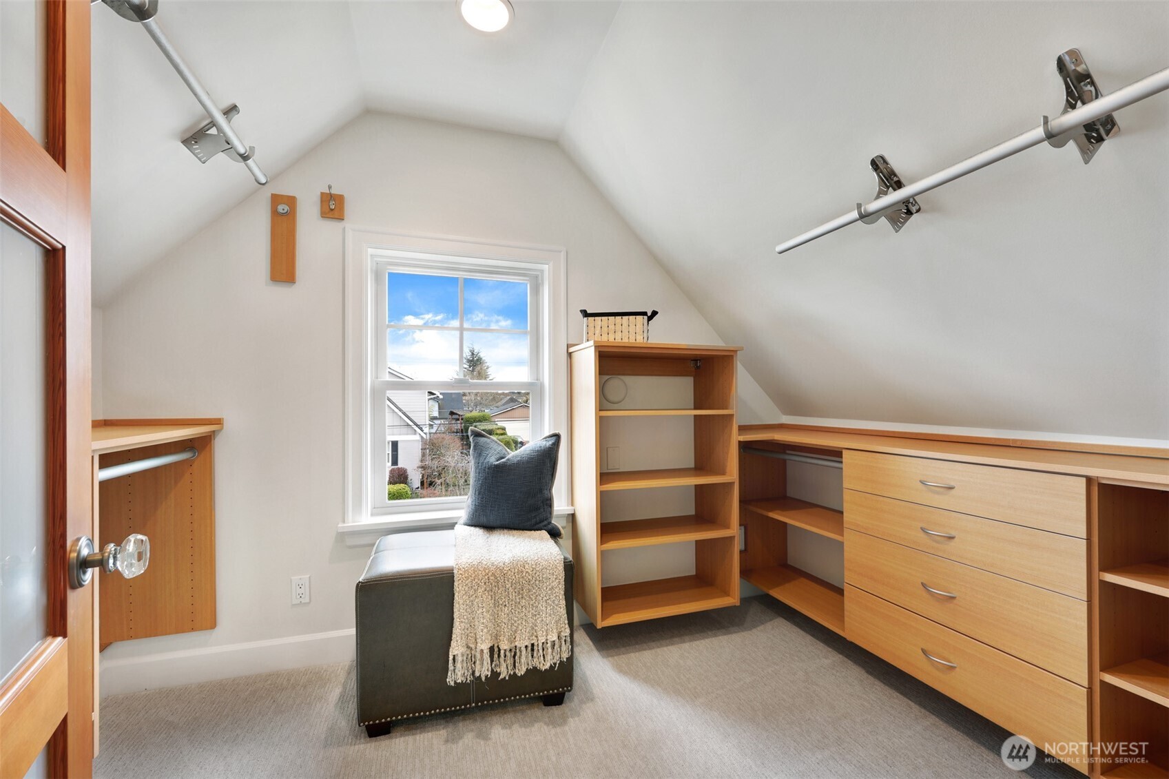 8401 Linden Avenue N, Seattle, WA 98103