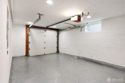 8401 Linden Avenue N, Seattle, WA 98103 - Photo 31