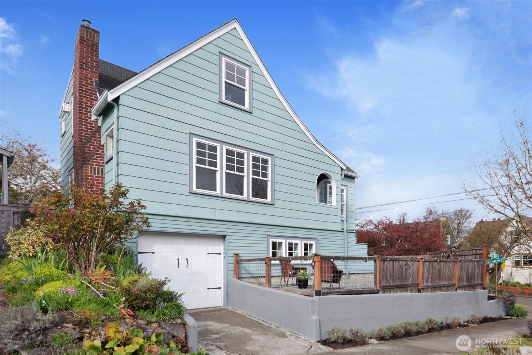 8401 Linden Avenue N, Seattle, WA 98103