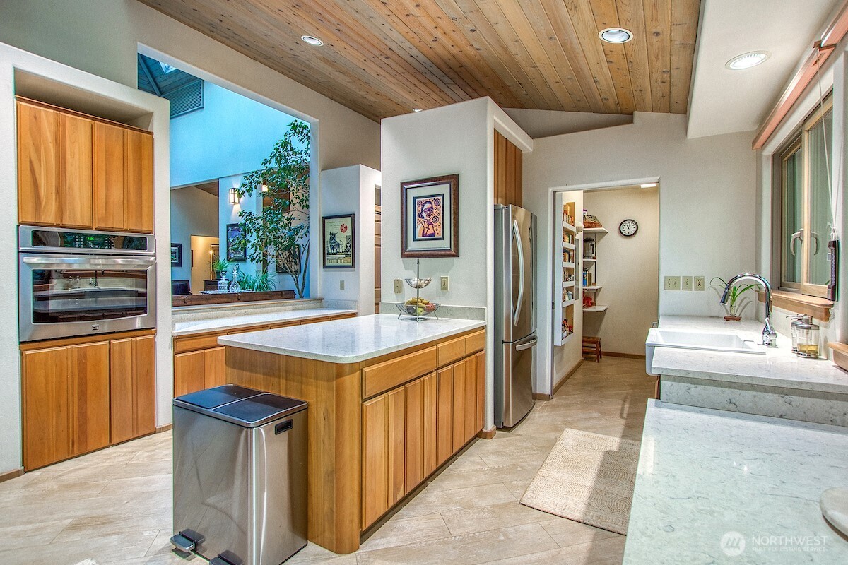 569 Island Drive , Friday Harbor, WA 98250