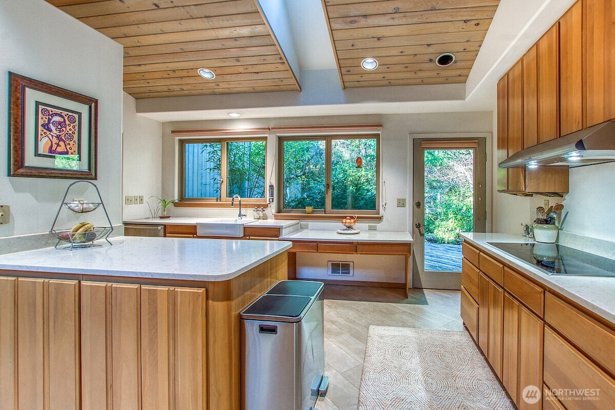 569 Island Drive , Friday Harbor, WA 98250