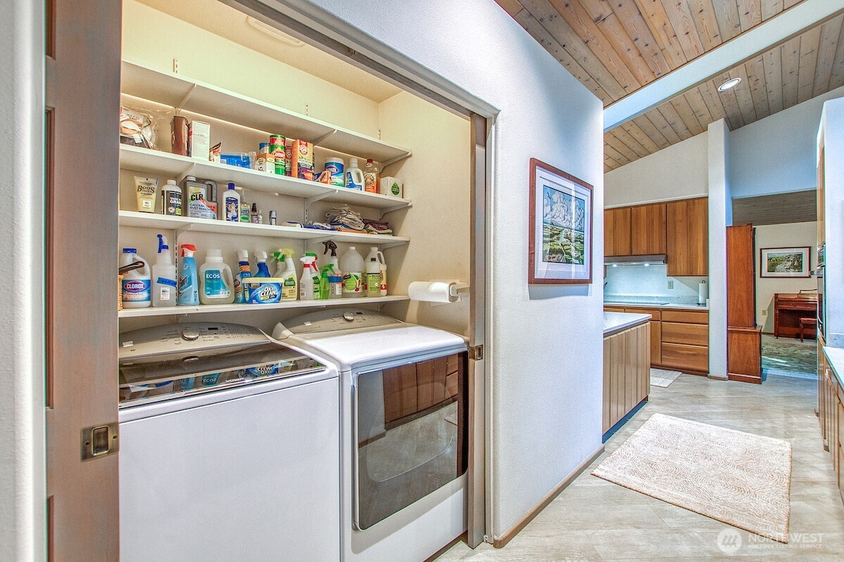 569 Island Drive , Friday Harbor, WA 98250