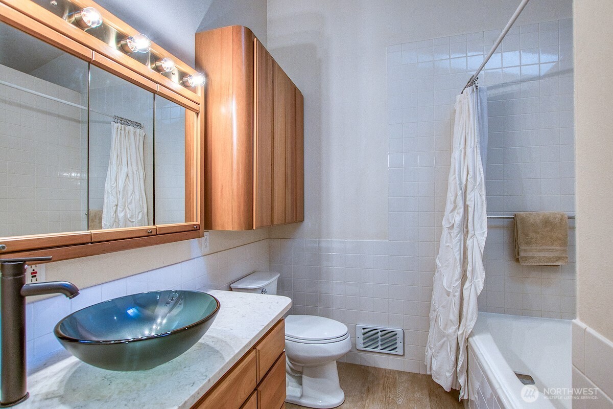 569 Island Drive , Friday Harbor, WA 98250