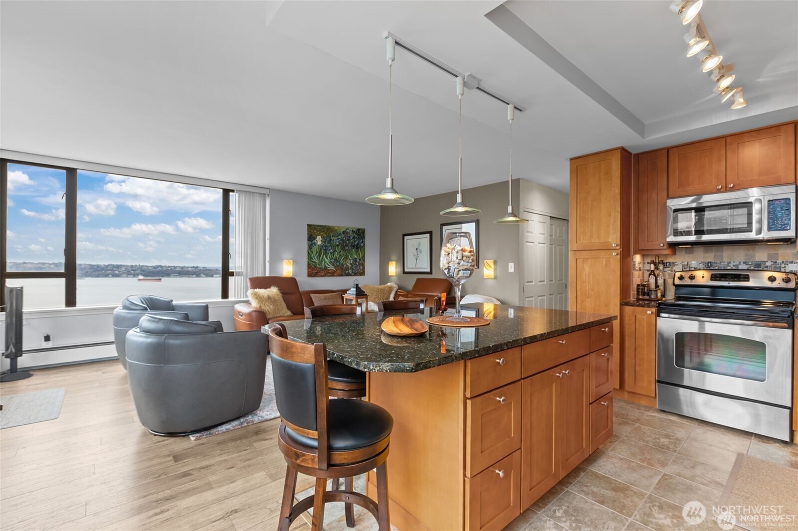 2201 3rd Avenue #2301, Seattle, WA 98121