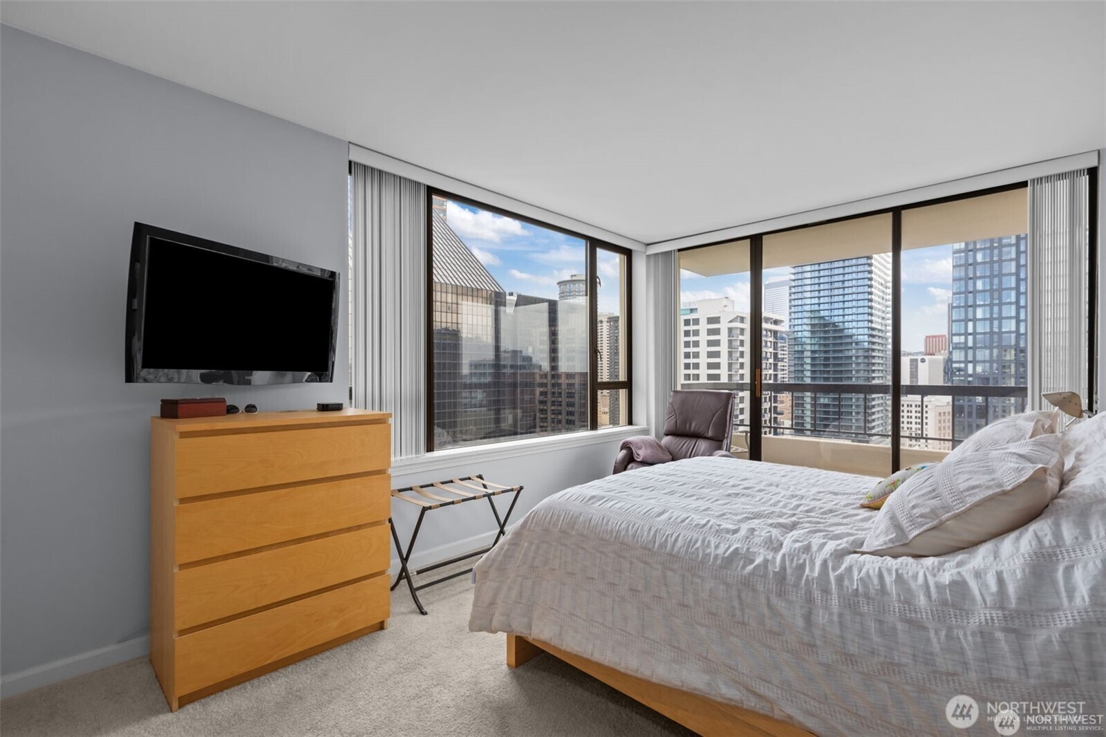 2201 3rd Avenue #2301, Seattle, WA 98121