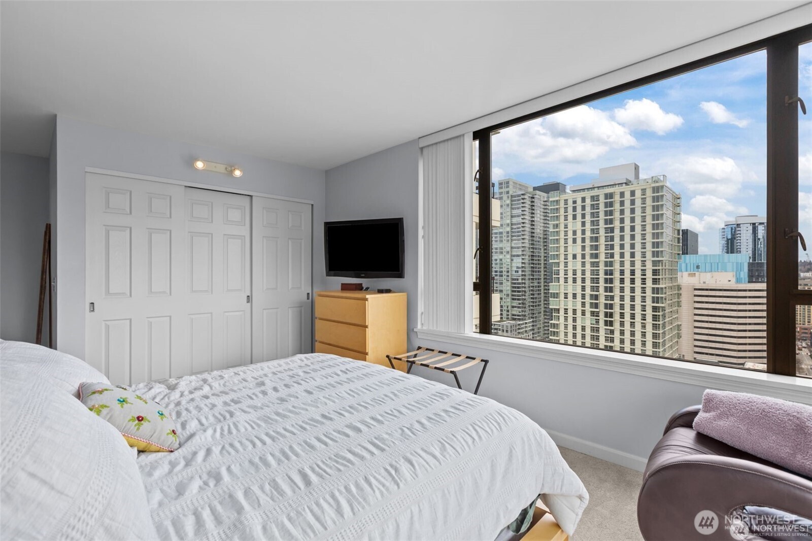 2201 3rd Avenue #2301, Seattle, WA 98121